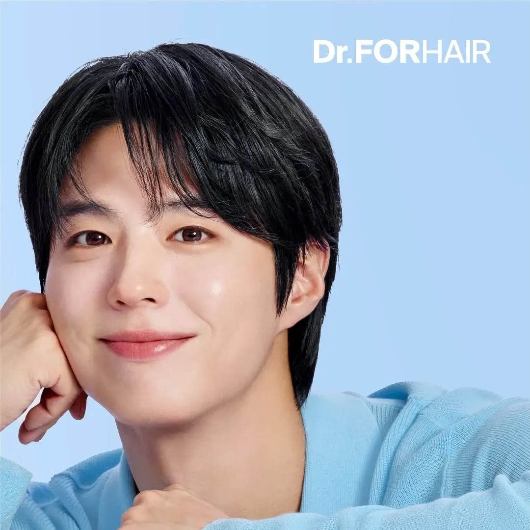 A moment captured by a fan of Park Bogum