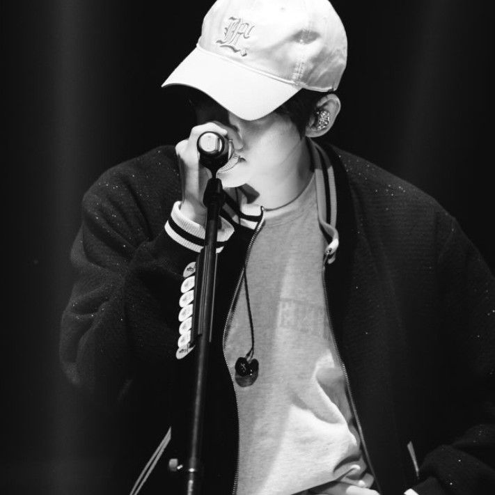 Behind-the-scenes cut of Lee Seungyoon