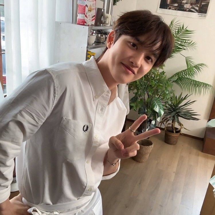 Behind-the-scenes cut of Doh Kyungsoo (D.O.)