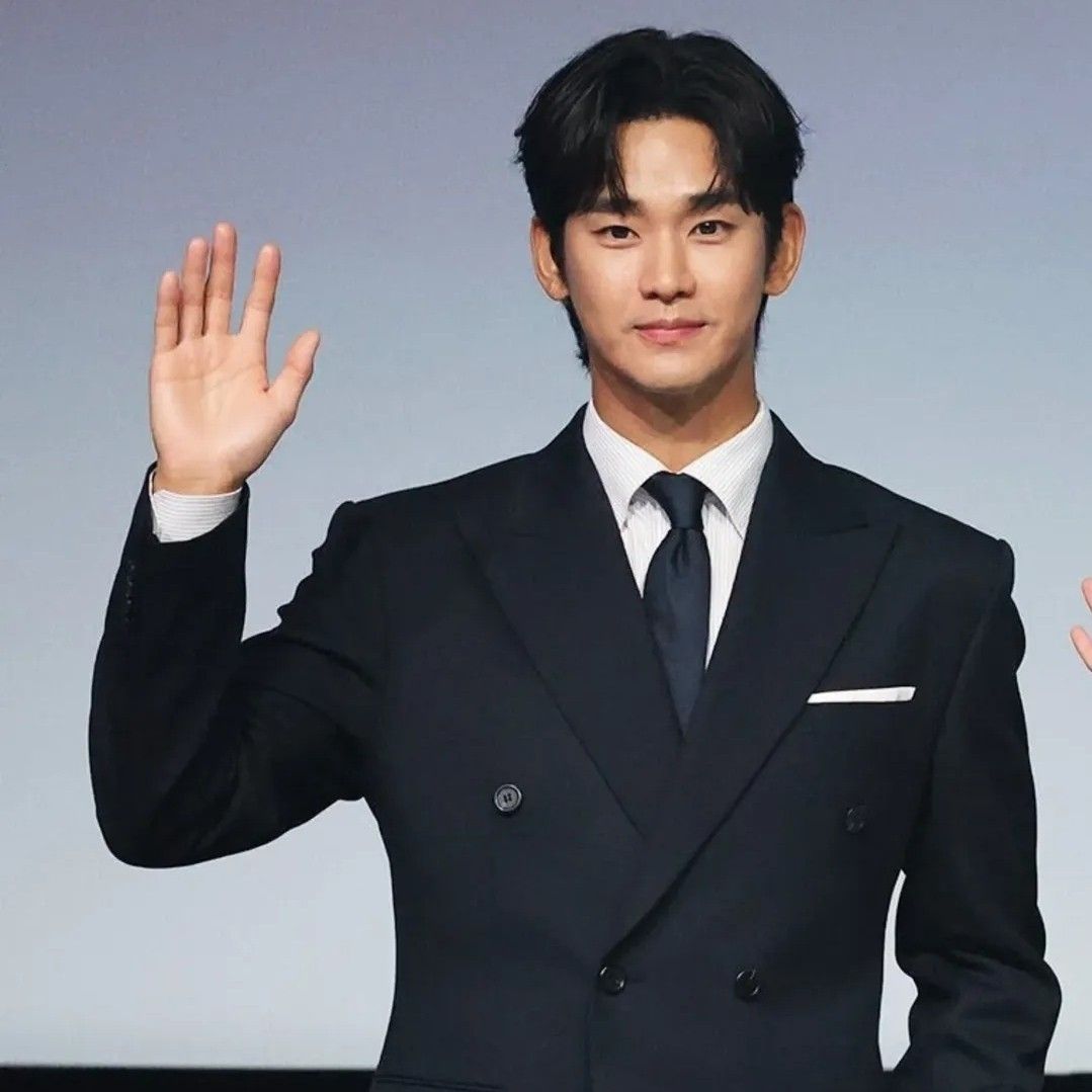 Recent activity shot of Kim Soohyun