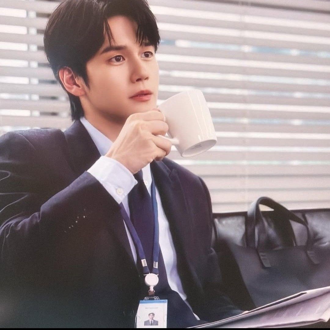 粉丝拍下的邕圣祐瞬间