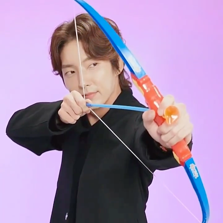 A moment captured by a fan of Lee Joongi