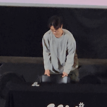 A moment captured by a fan of Park Jeongmin