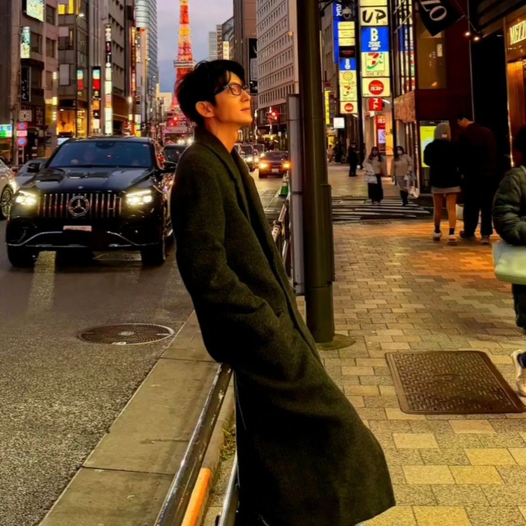 Behind-the-scenes cut of Lee Joongi