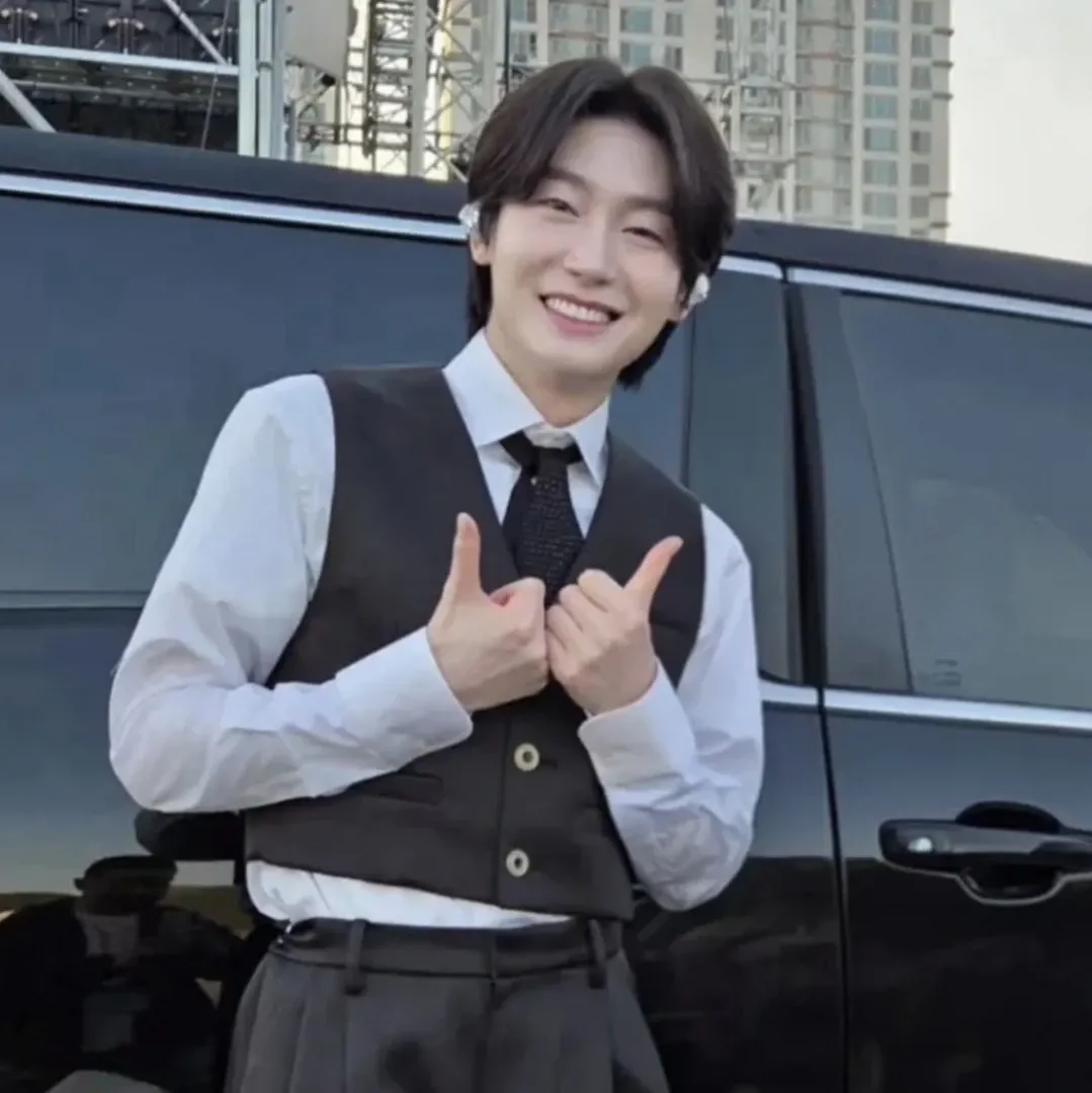 Latest photo of Kim Yongbin