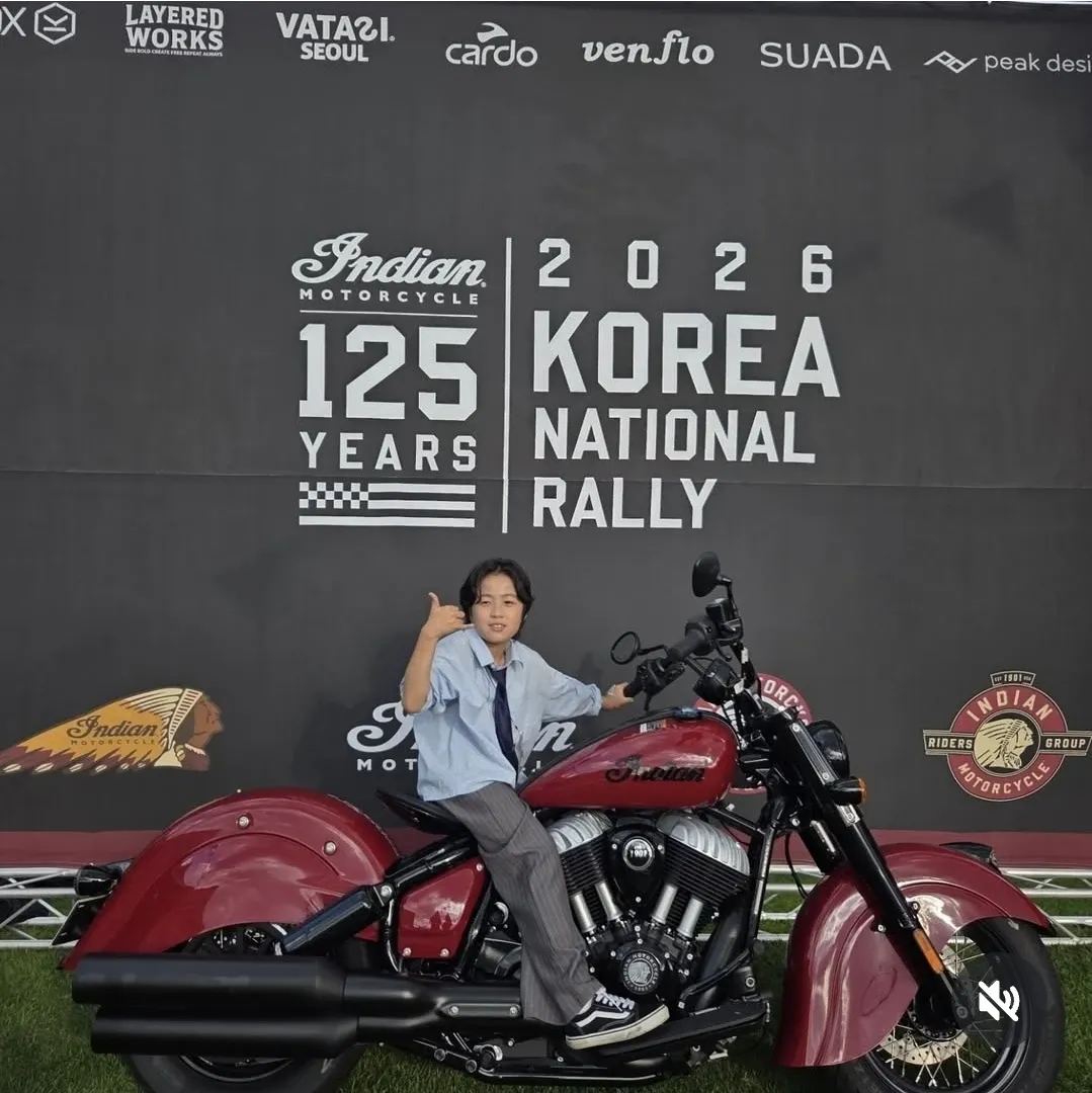 Behind-the-scenes cut of You Jiwoo