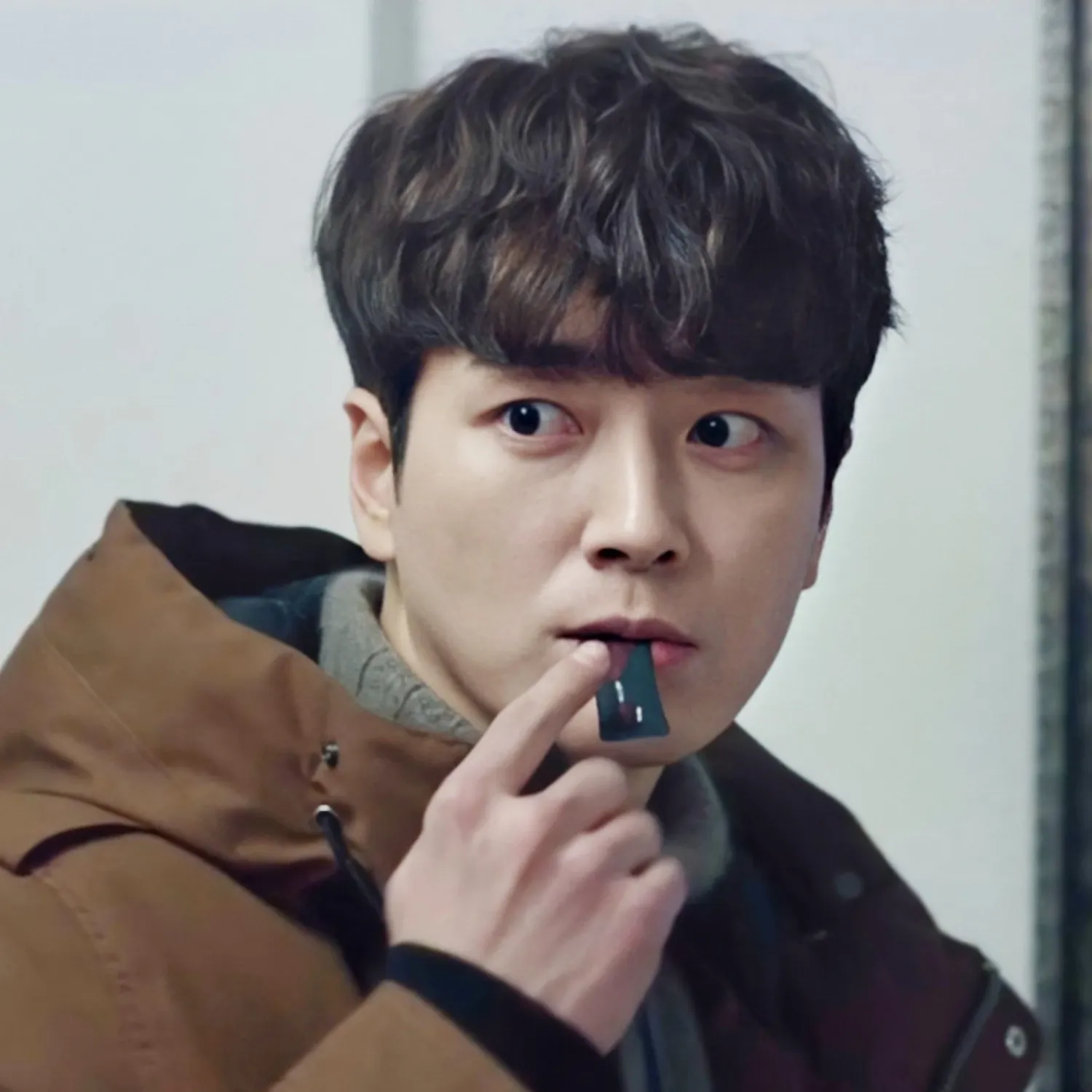Behind-the-scenes cut of Lee Joonhyuk