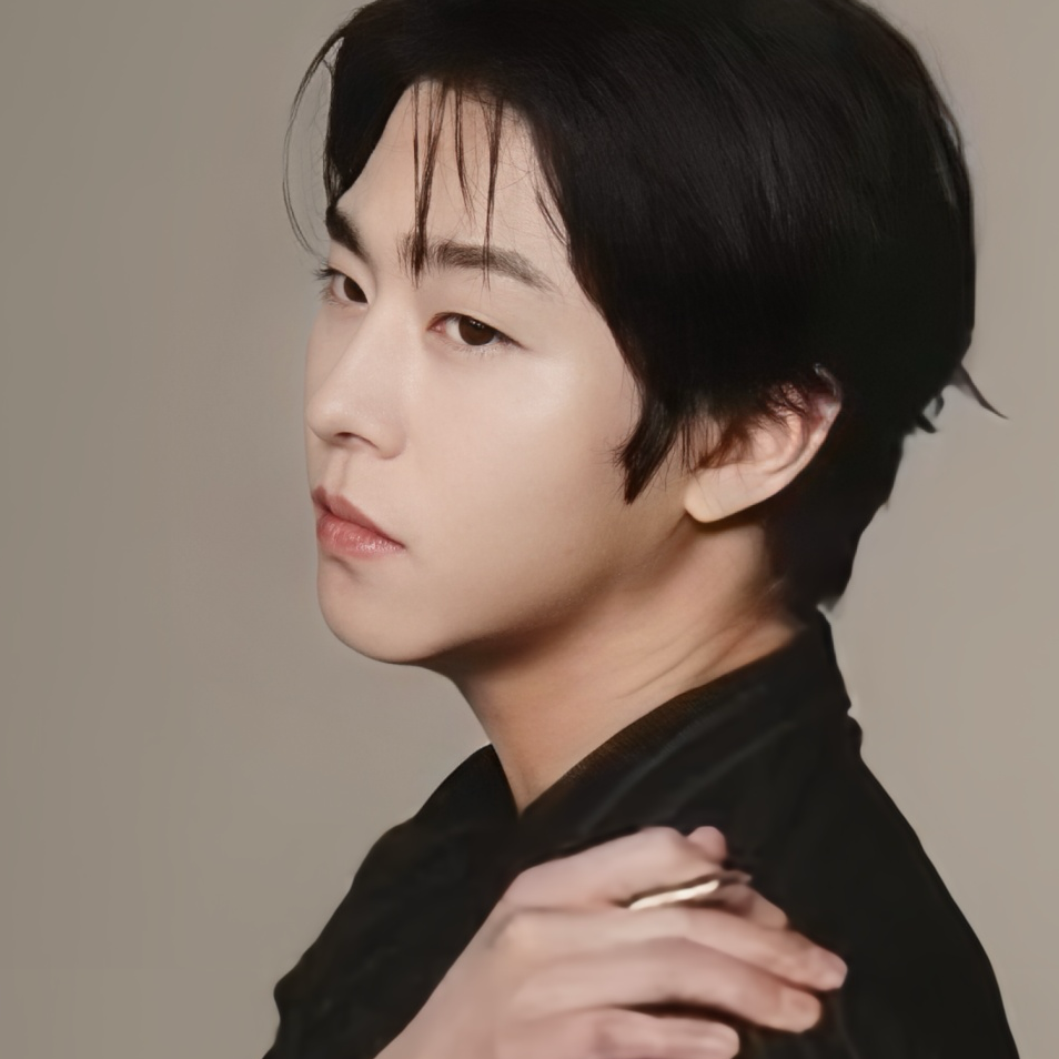 Recent activity shot of Ahn Hyoseop