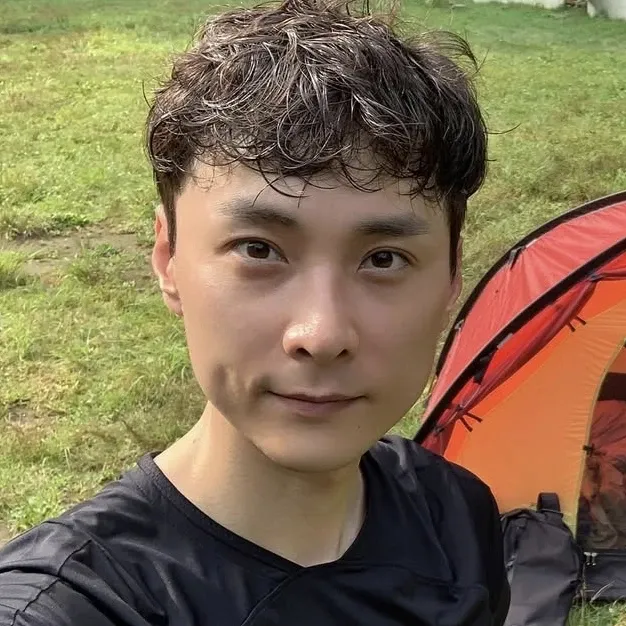 Recent activity shot of Min Kyunghoon