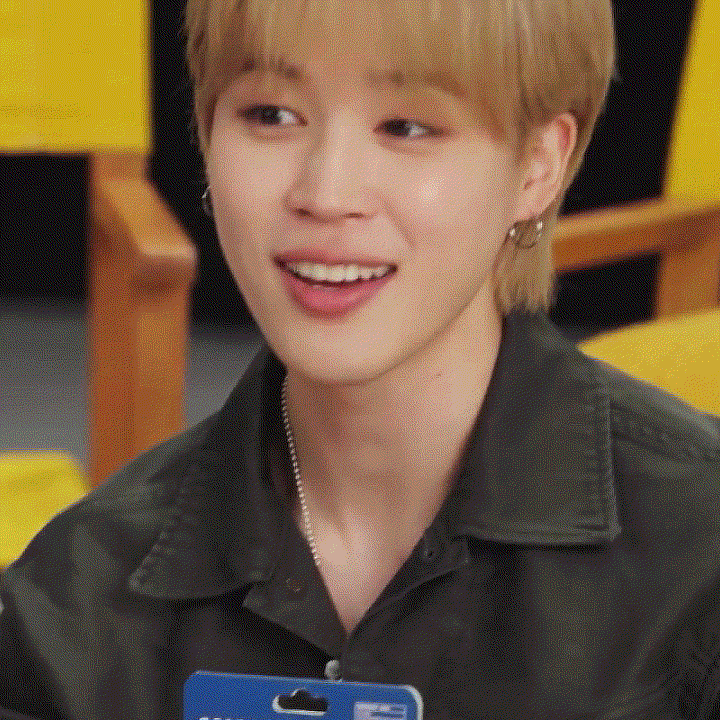 Behind-the-scenes cut of Ha Jimin