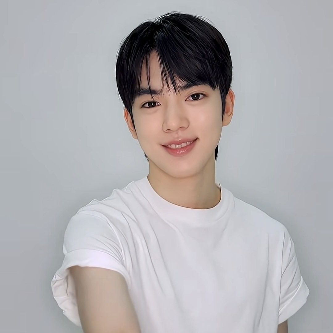 A moment captured by a fan of Cha Junhwan