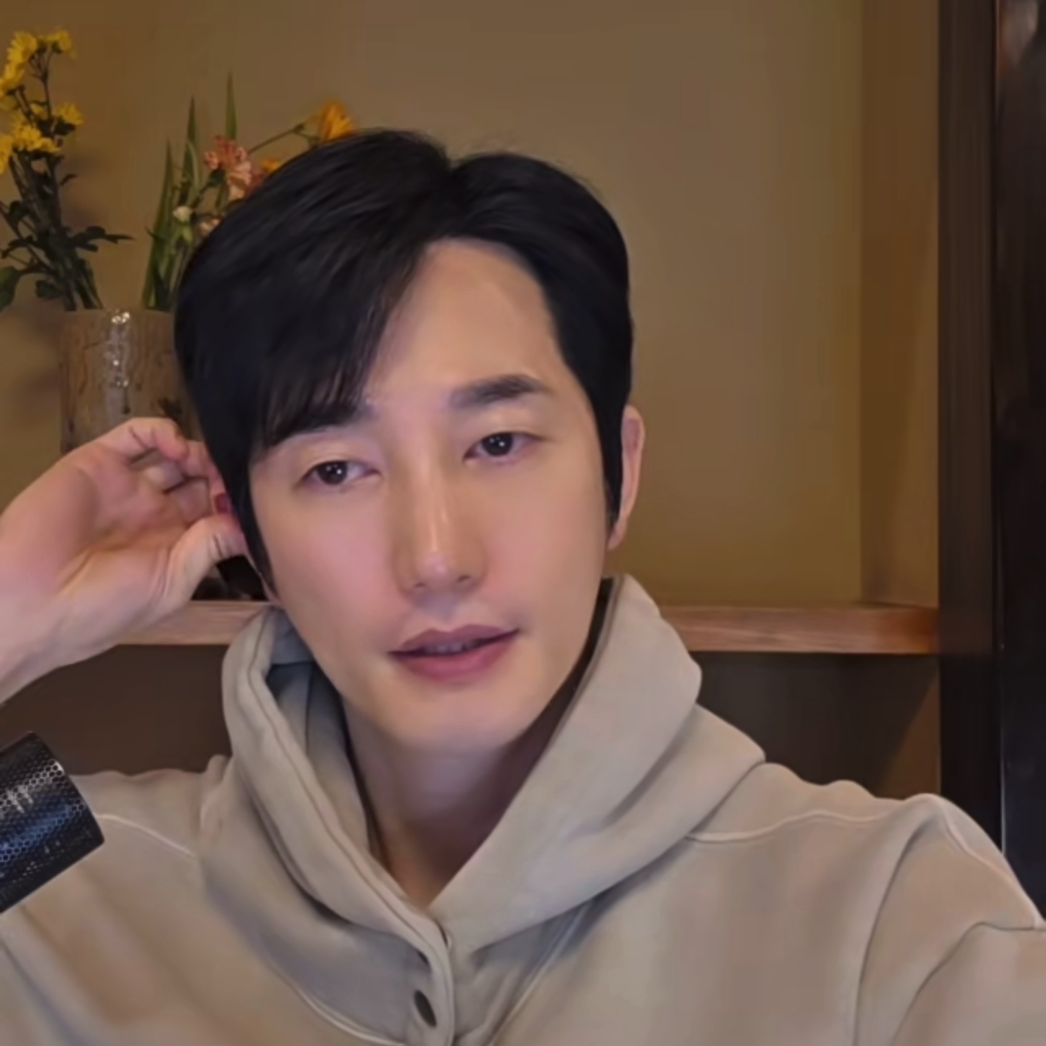 A moment captured by a fan of Park Sihoo