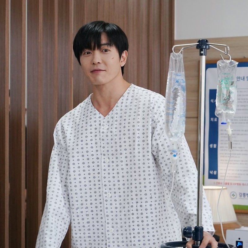 粉丝拍下的金材昱瞬间