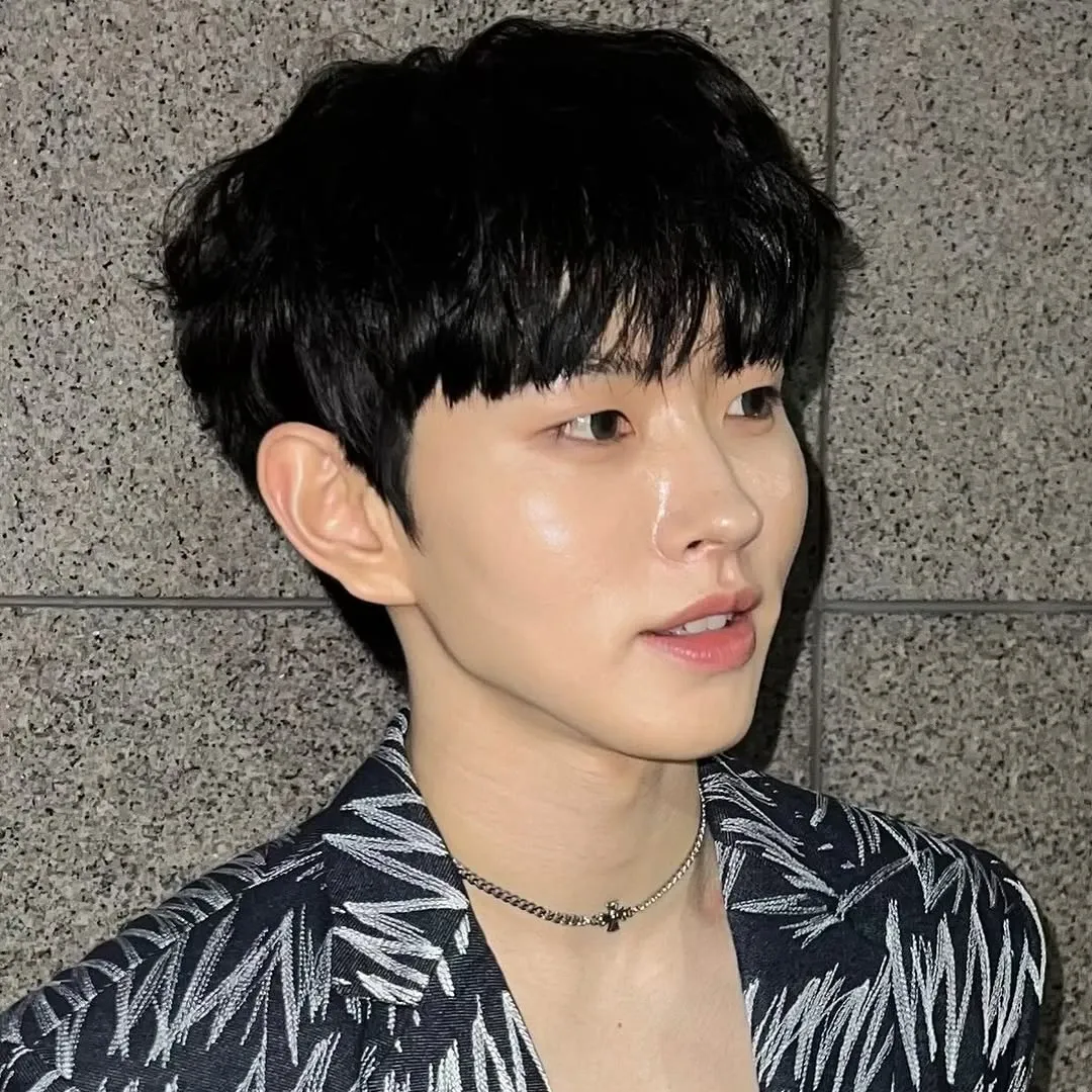 Behind-the-scenes cut of Lee Byeongchan