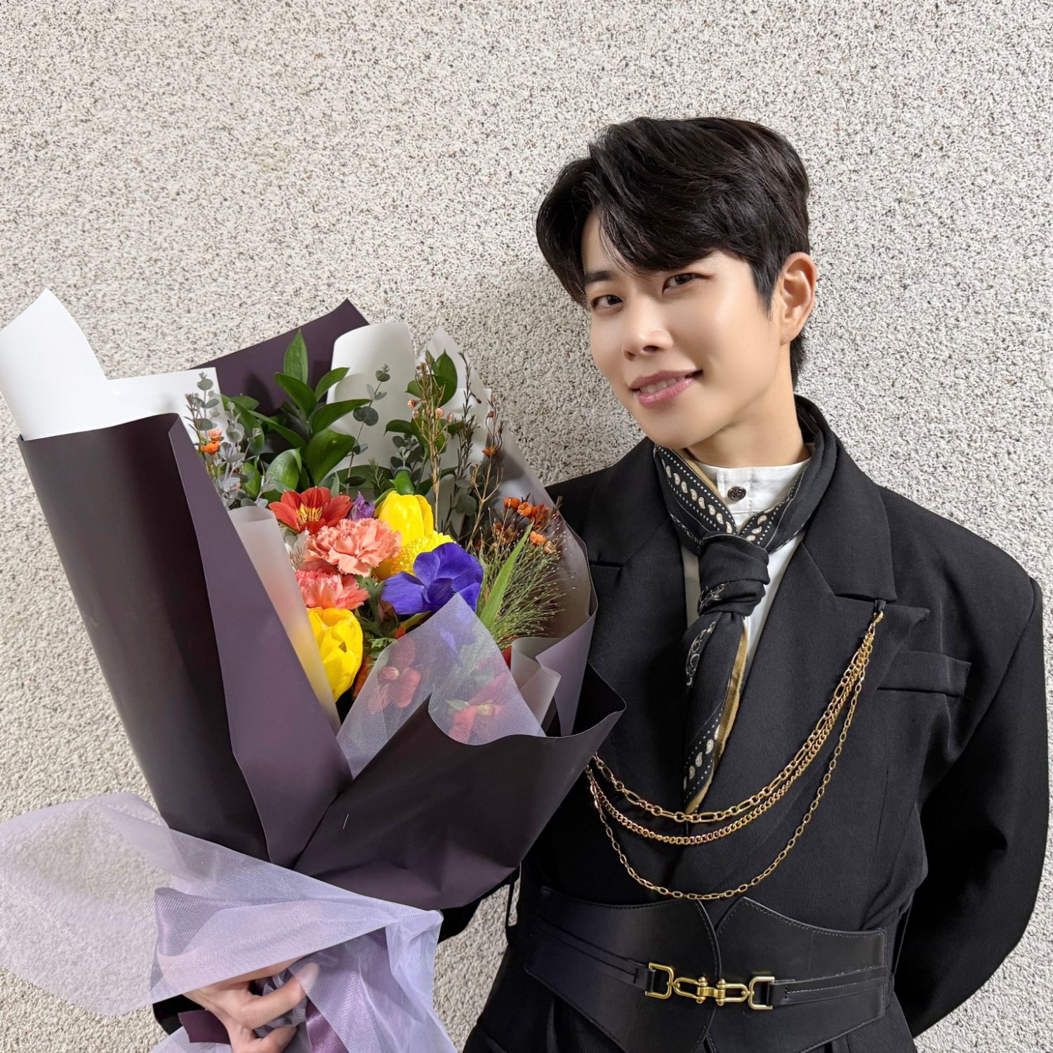 Behind-the-scenes cut of Cha Eunwoo