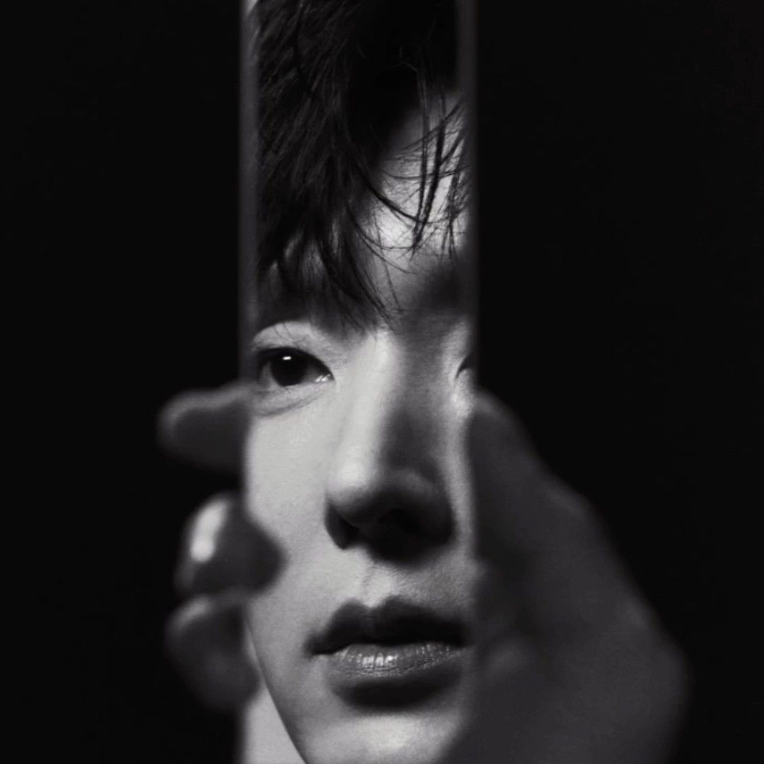 A moment captured by a fan of Lee Joongi