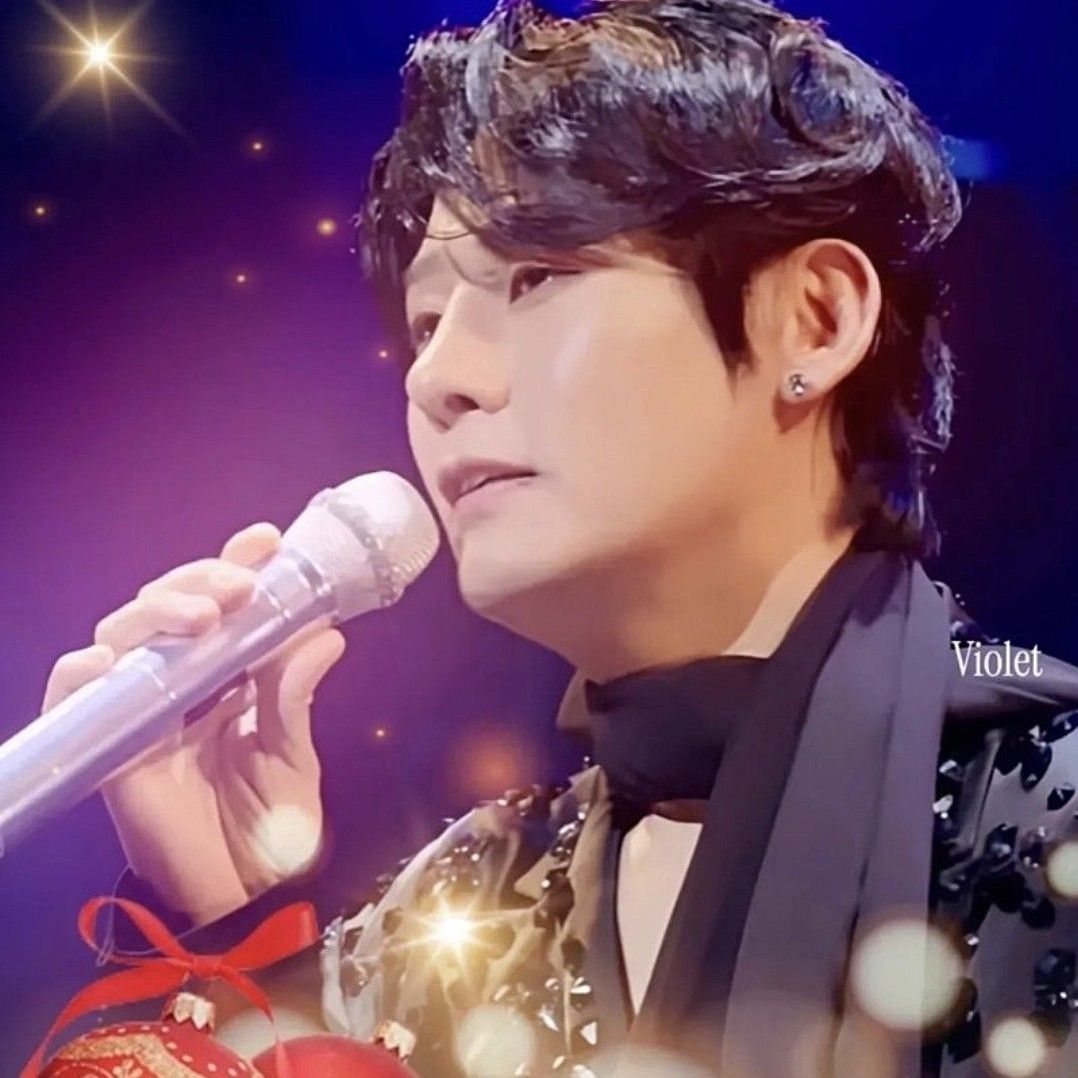 A moment captured by a fan of Kang Moonkyung