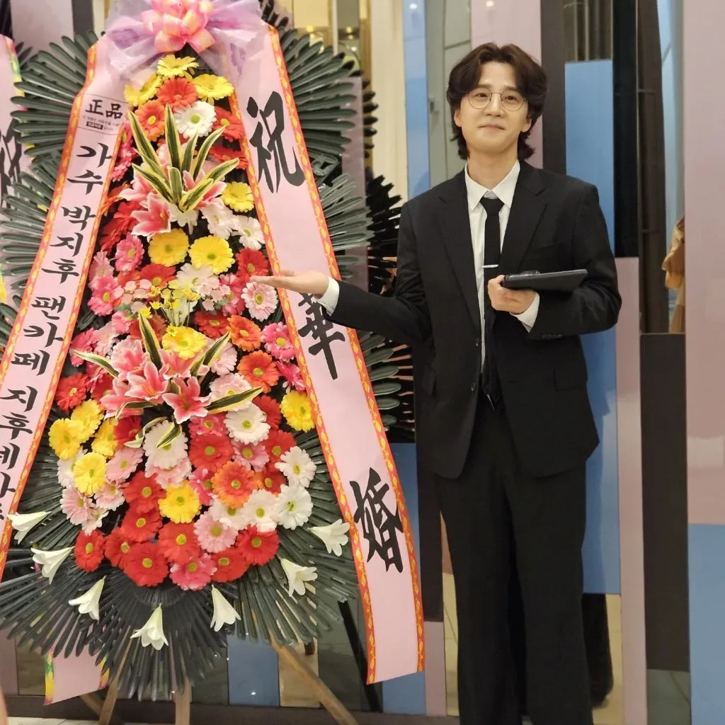 Behind-the-scenes cut of Park Jihoo (Mr. Trot 3)