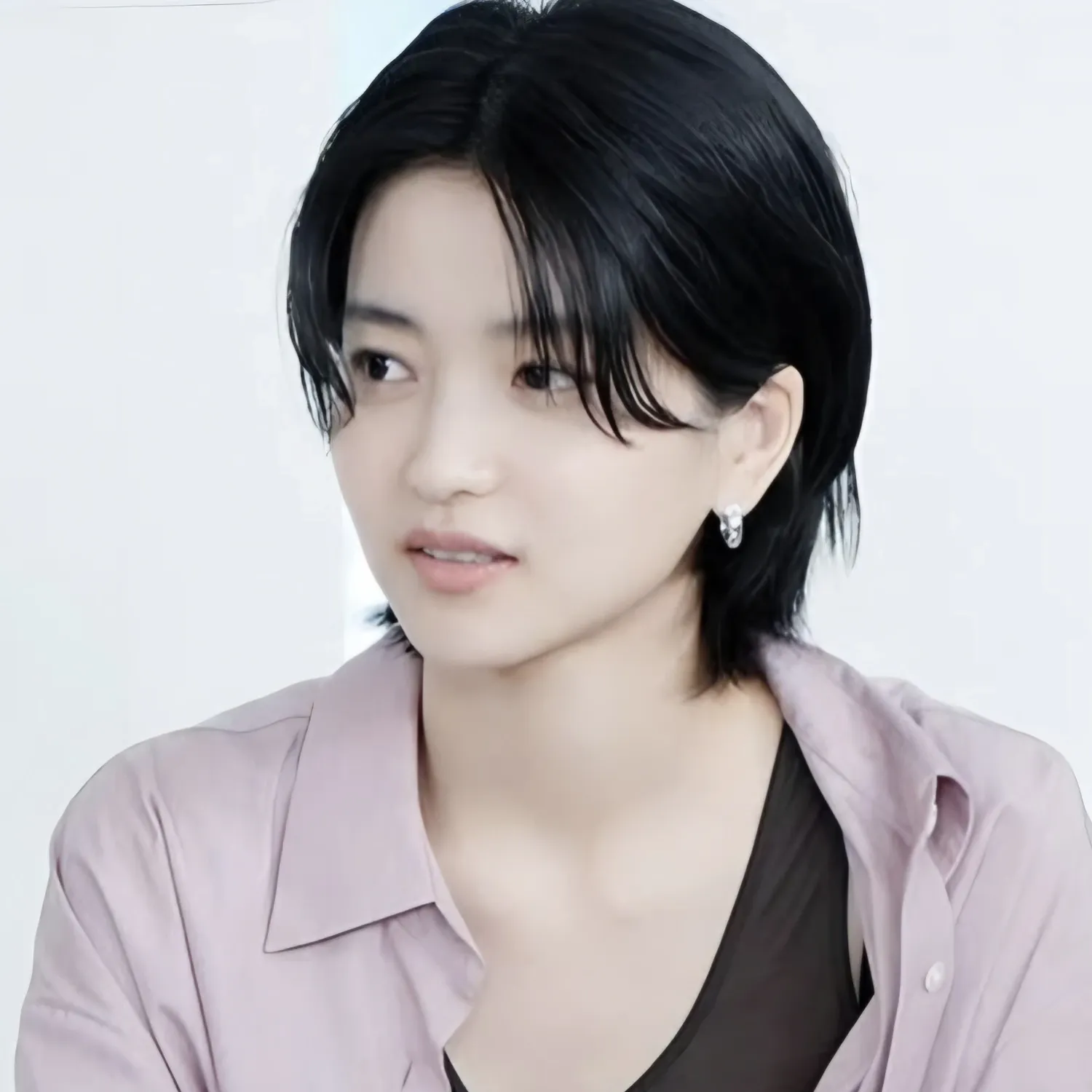 Behind-the-scenes cut of Kim Taeri