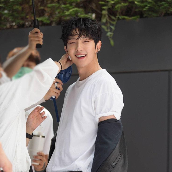 Latest photo of Lee Joongi