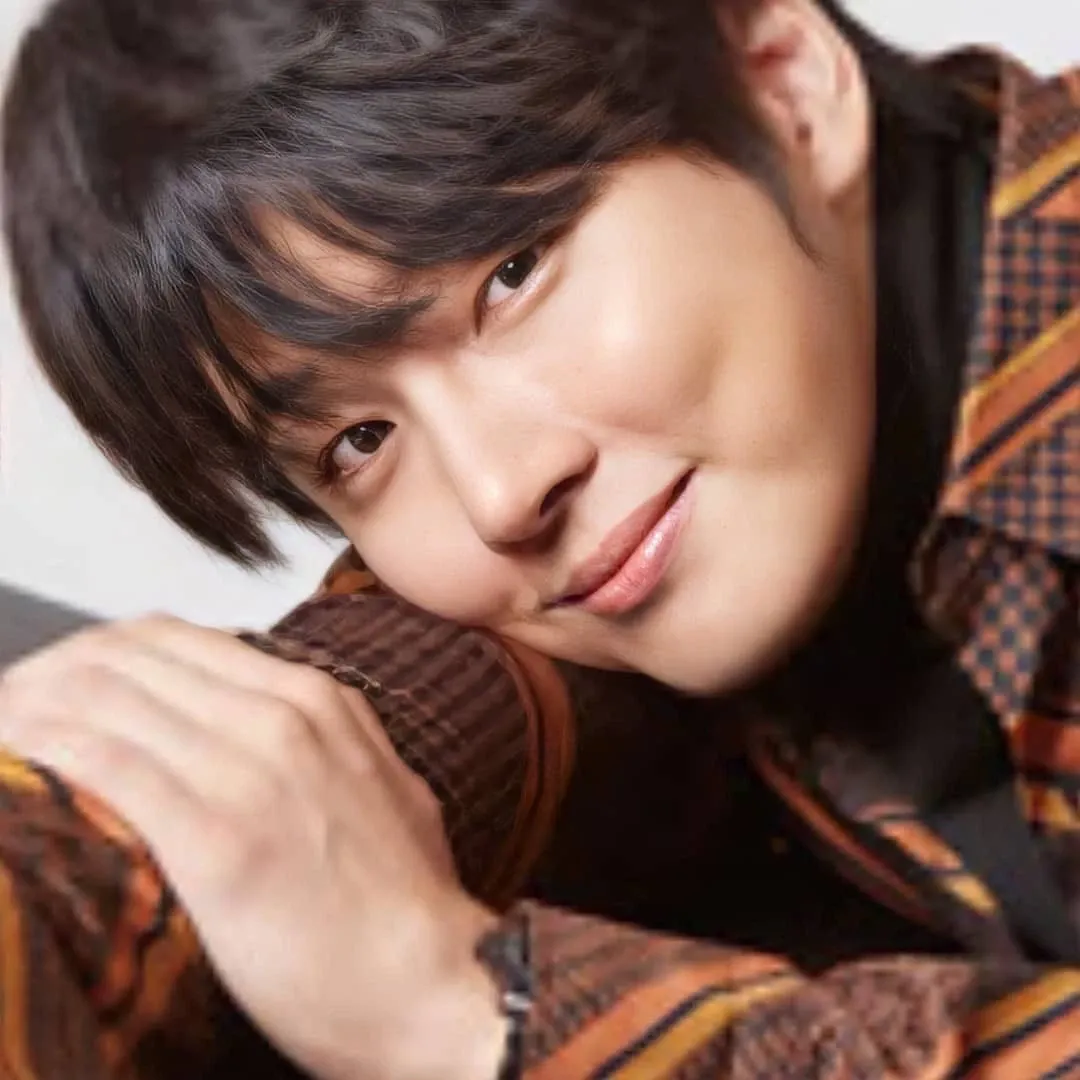 Recent activity shot of Yoon Shiyoon