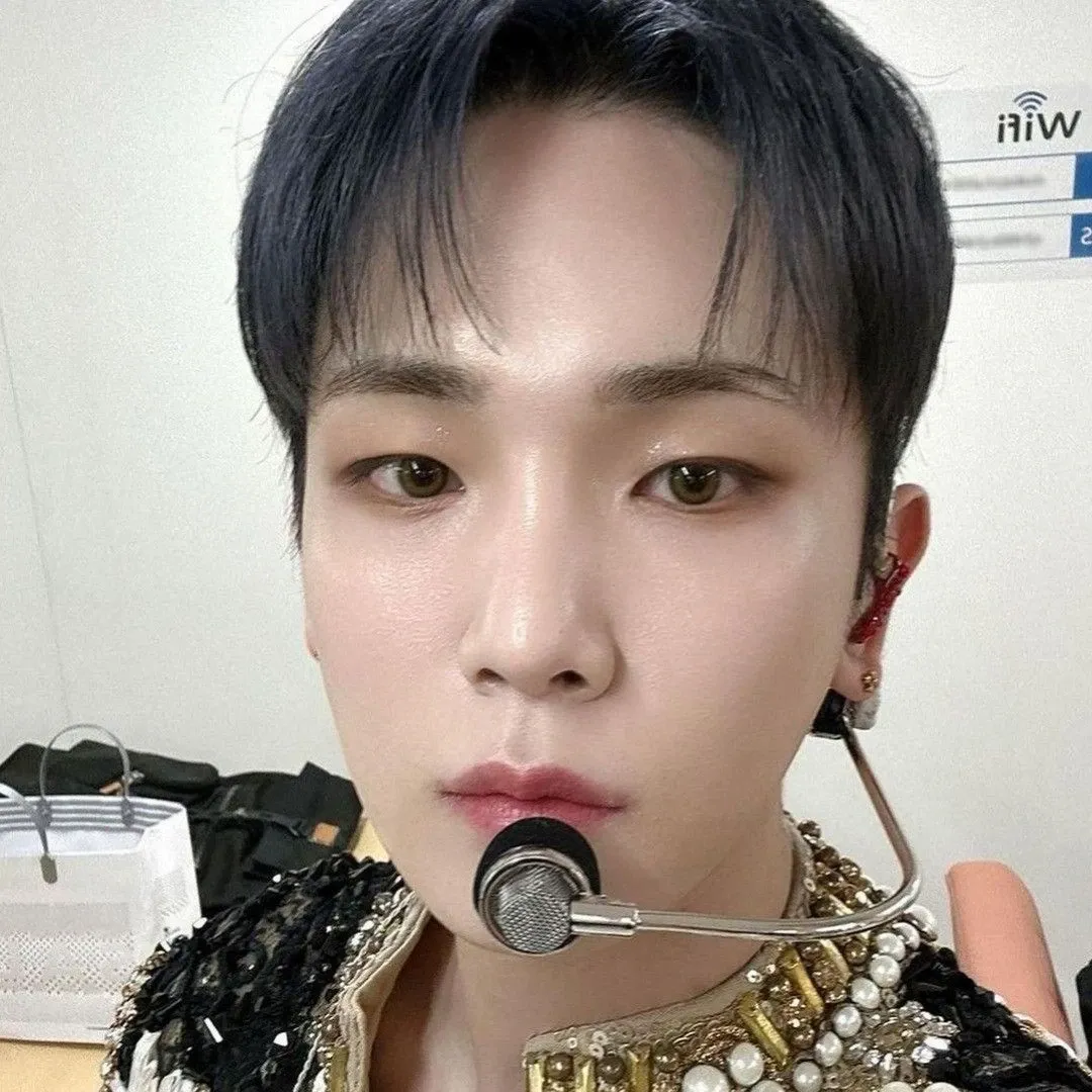 A moment captured by a fan of Key