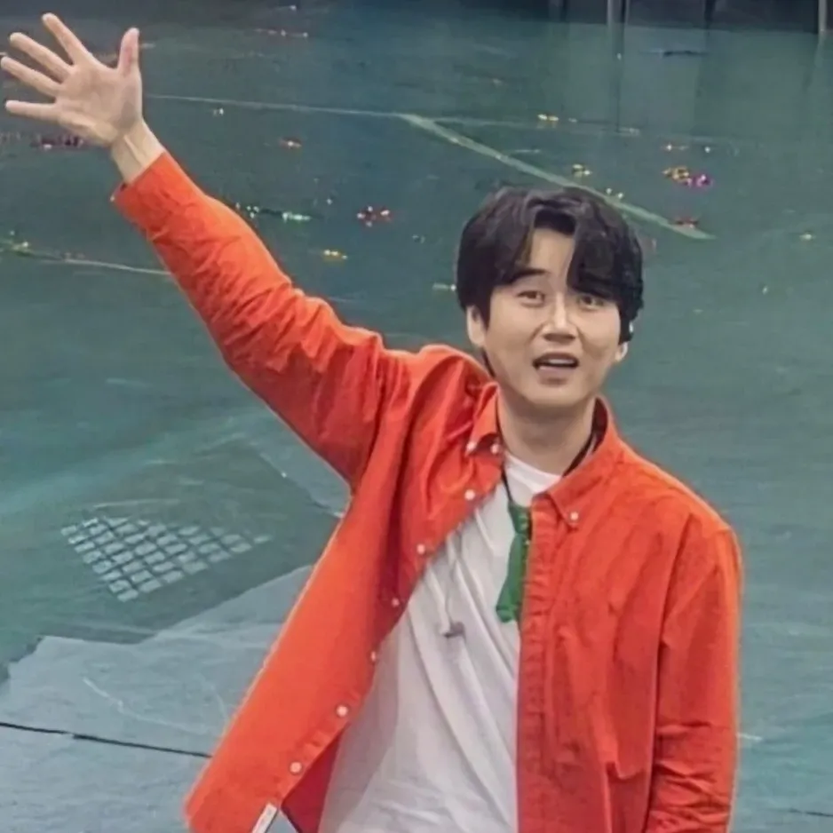 Behind-the-scenes cut of Hwang Youngwoong