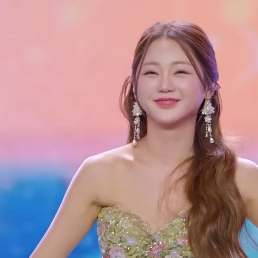 Foto terbaru dari Hong Jiyoon