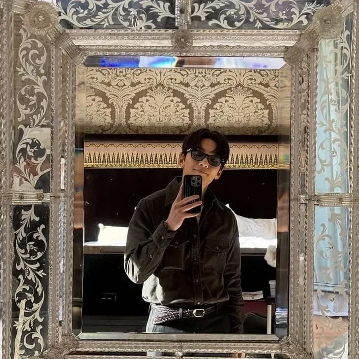 粉丝拍下的池昌旭瞬间