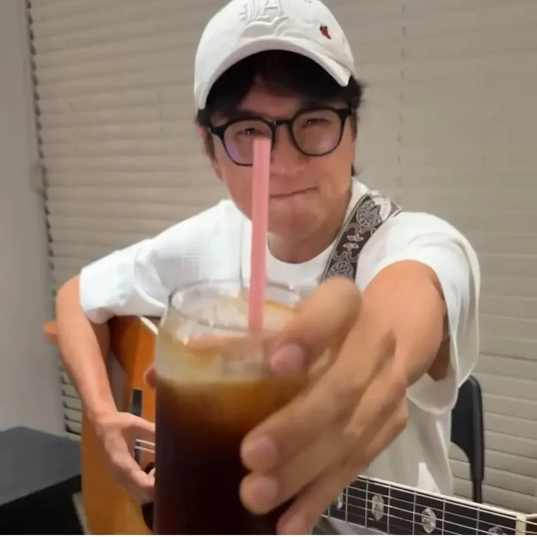 Recent activity shot of Bak Changgeun