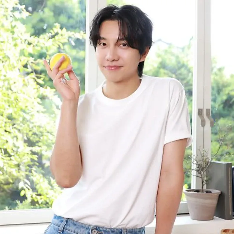 Foto terbaru dari Lee Seunggi