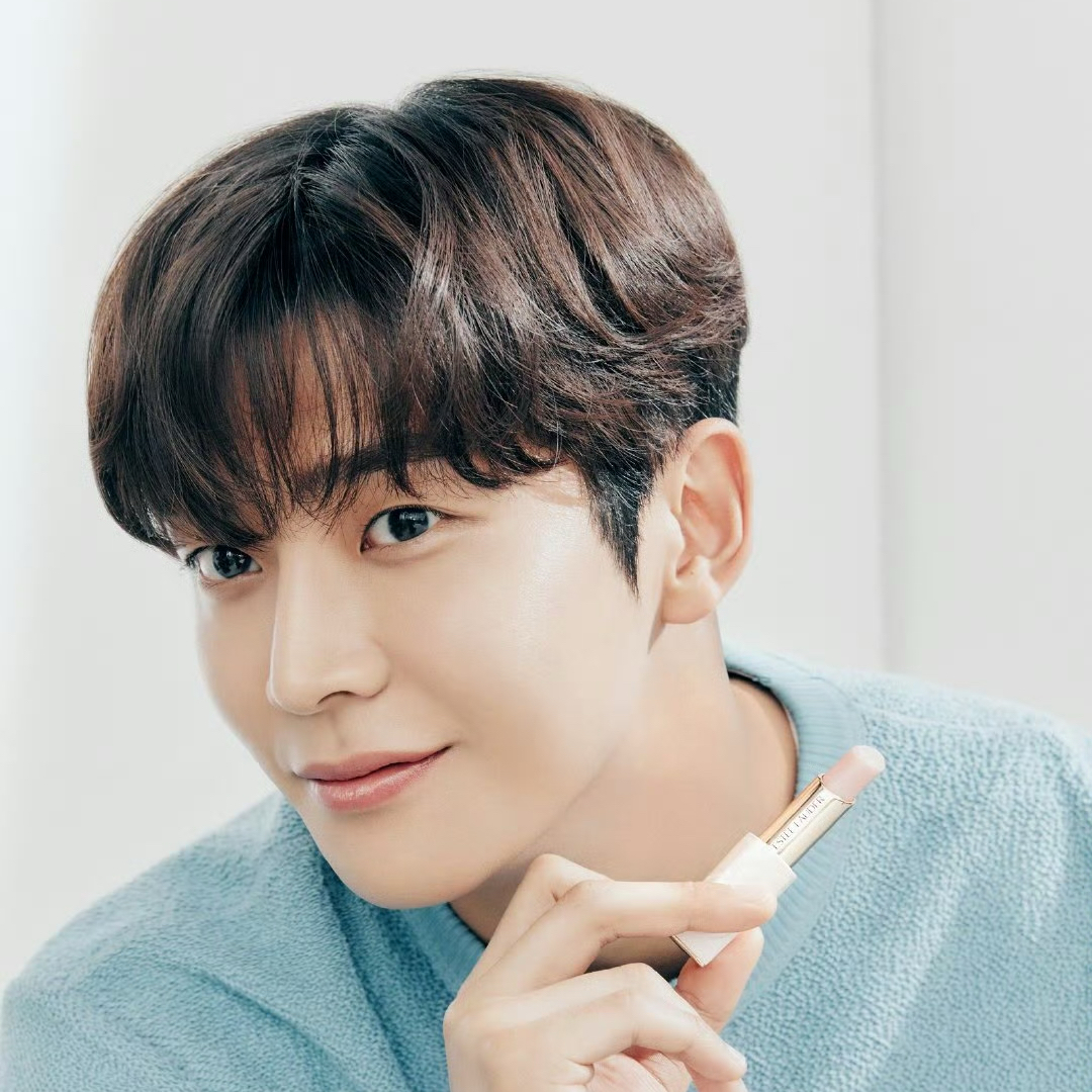 Momen yang diabadikan oleh penggemar Rowoon