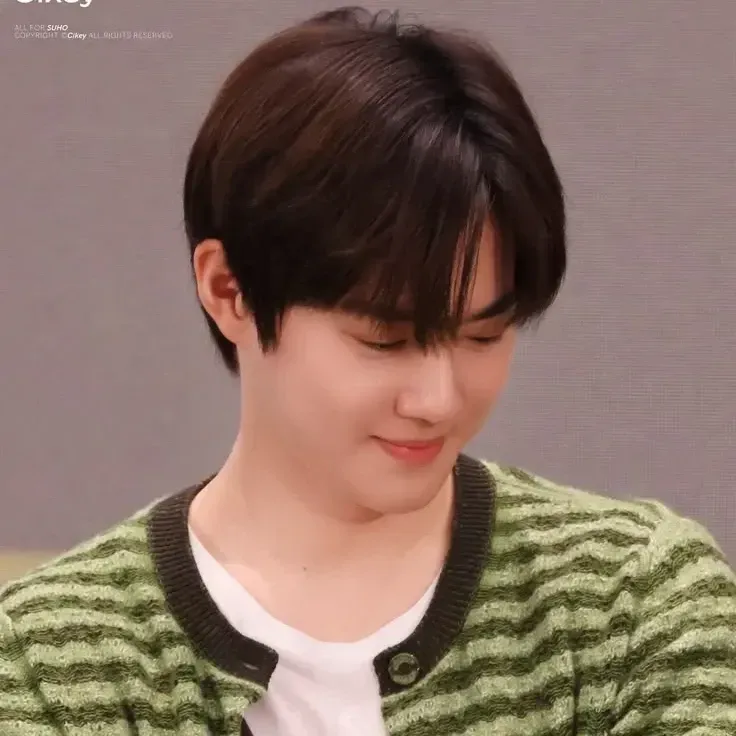A moment captured by a fan of Suho