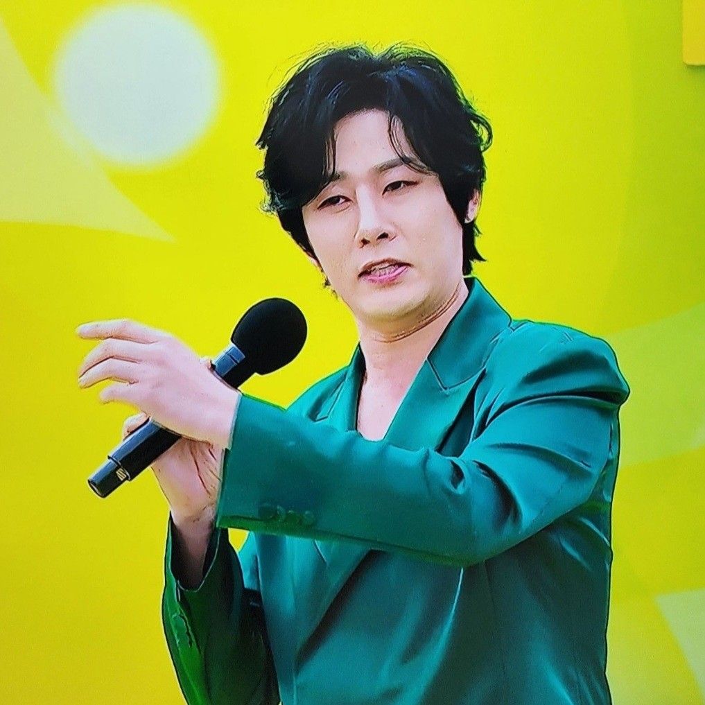 A moment captured by a fan of Kang Moonkyung