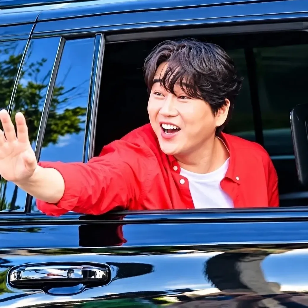 A moment captured by a fan of Hwang Youngwoong