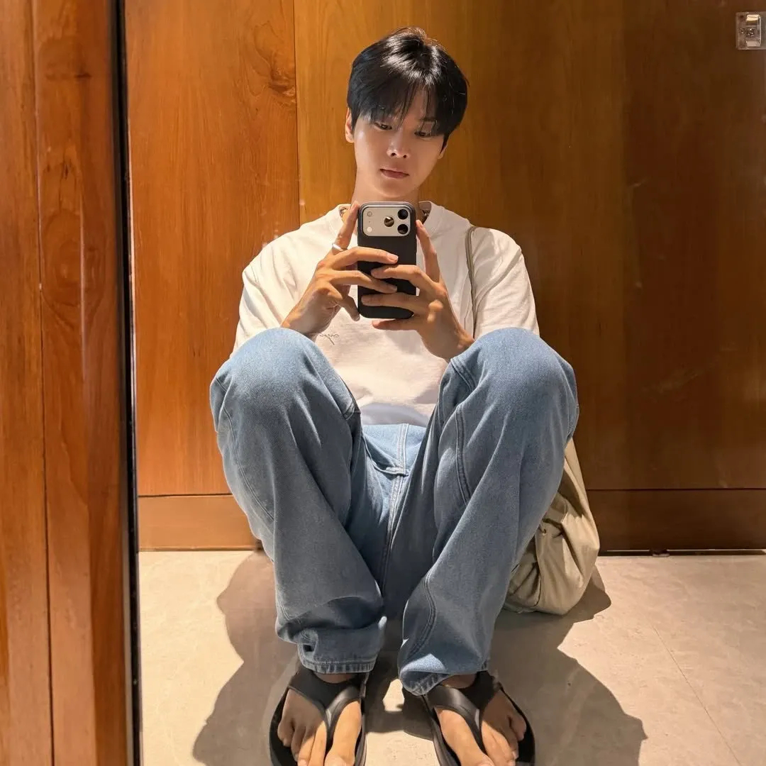 Recent activity shot of Cha Hakyeon (N)