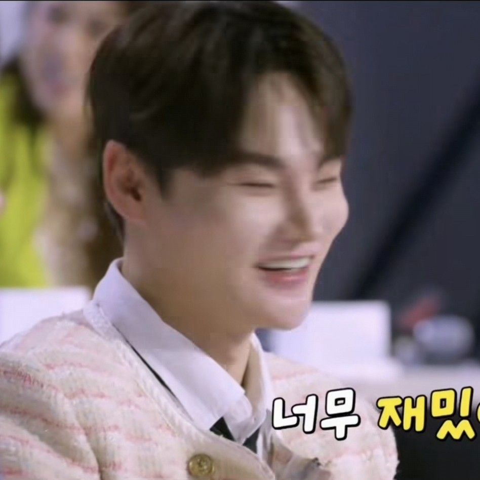 A moment captured by a fan of Park Seojin