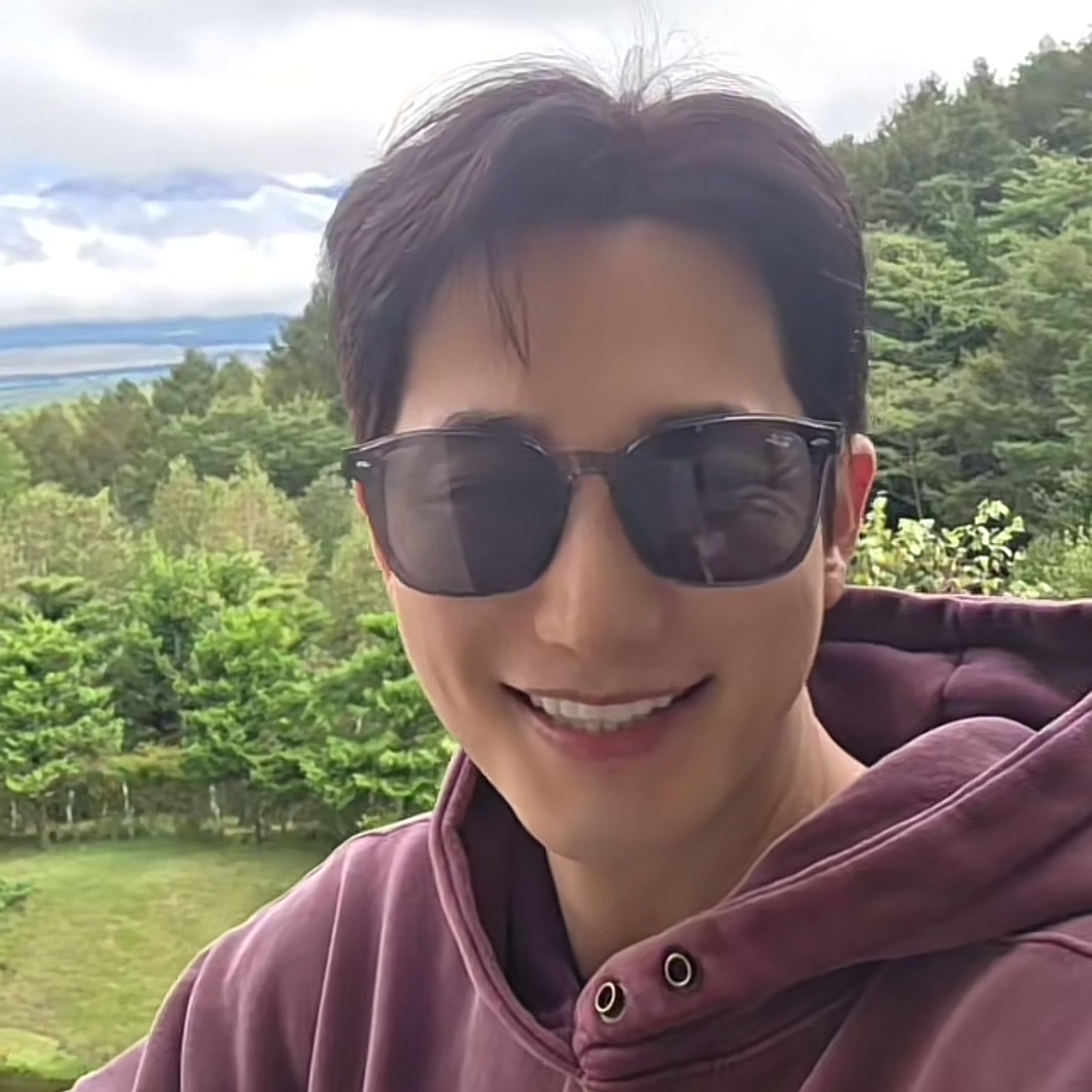 A moment captured by a fan of Park Sihoo