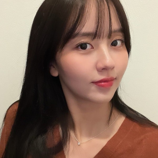 投票で選ばれたキム・ソヒョンの人気プロフィール画像