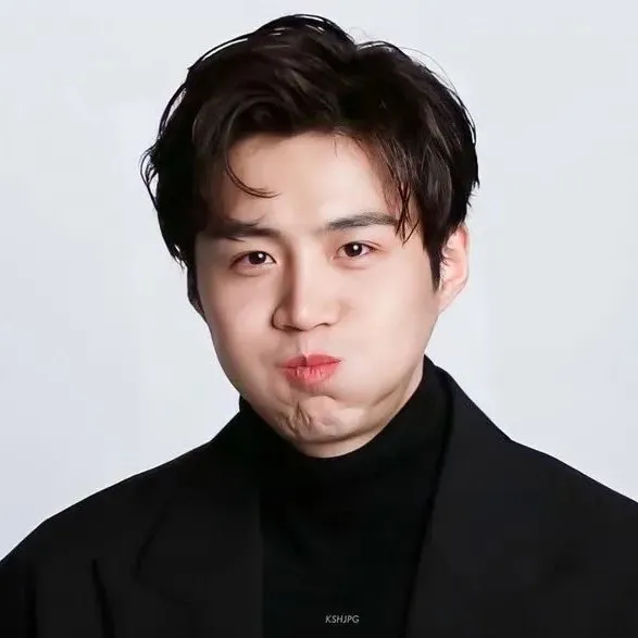Foto kegiatan terbaru dari Kim Seonho