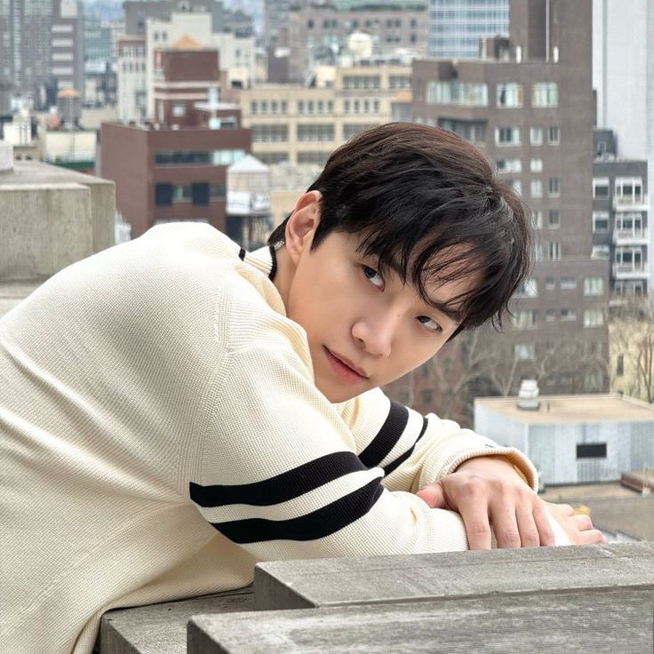 粉絲拍下的李俊昊瞬間