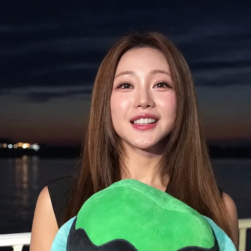 홍지윤 최근 활동샷
