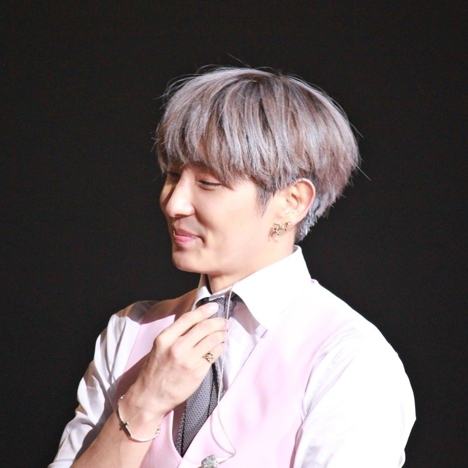 Behind-the-scenes cut of Lee Joongi