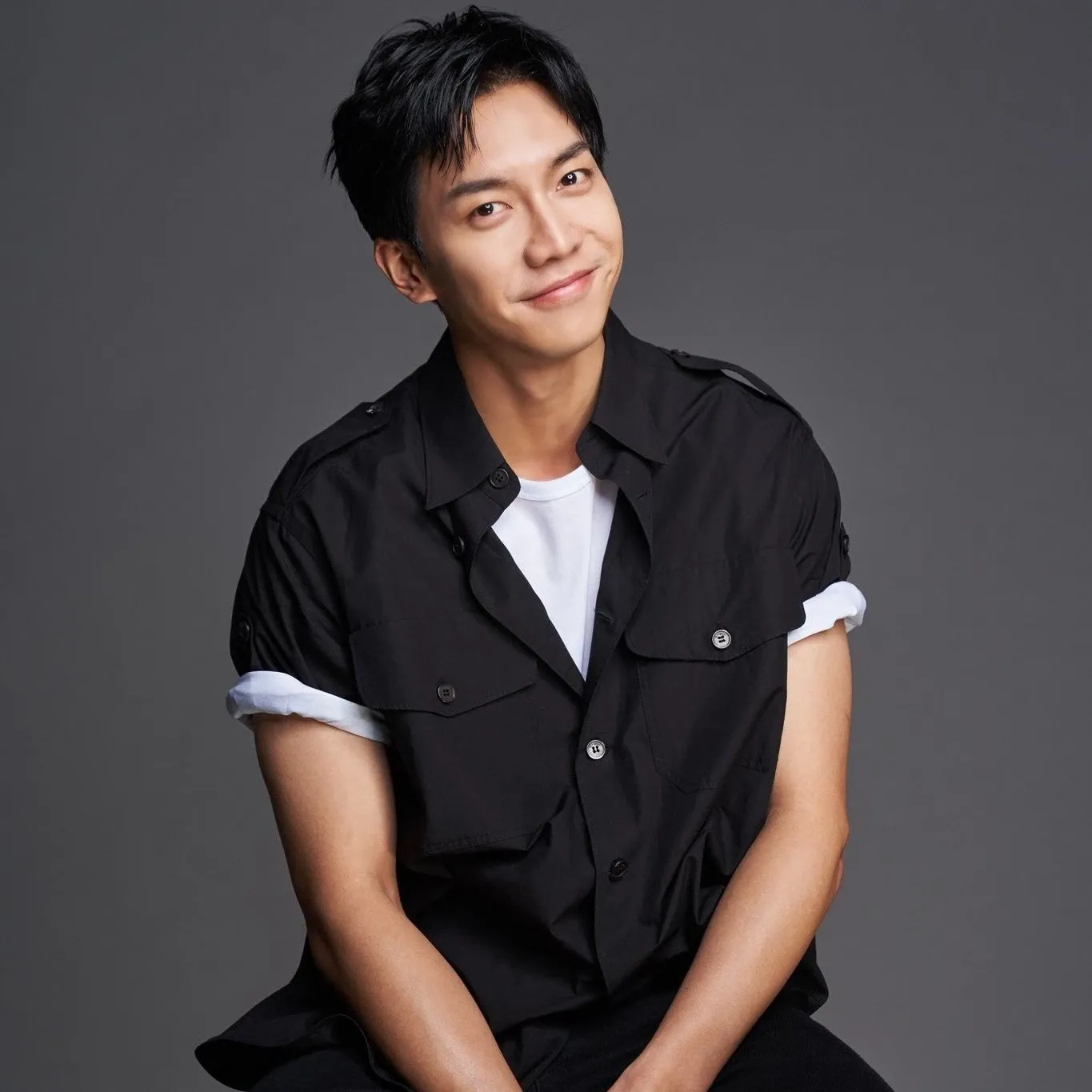 Behind-the-scenes cut of Lee Seunggi
