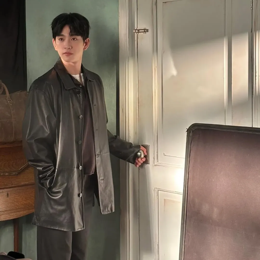 Cuplikan di balik layar dari Park Jinyoung