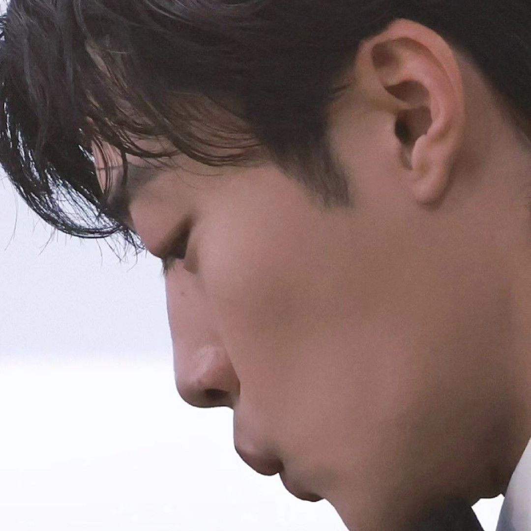 A moment captured by a fan of Woo Dohwan