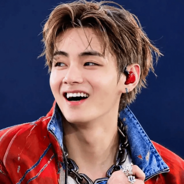 Latest photo of Kim Taehyung (V)