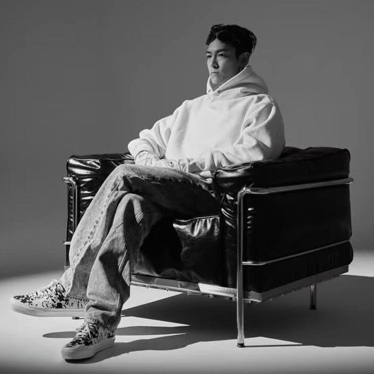 崔胜铉 (T.O.P)的近期活动照