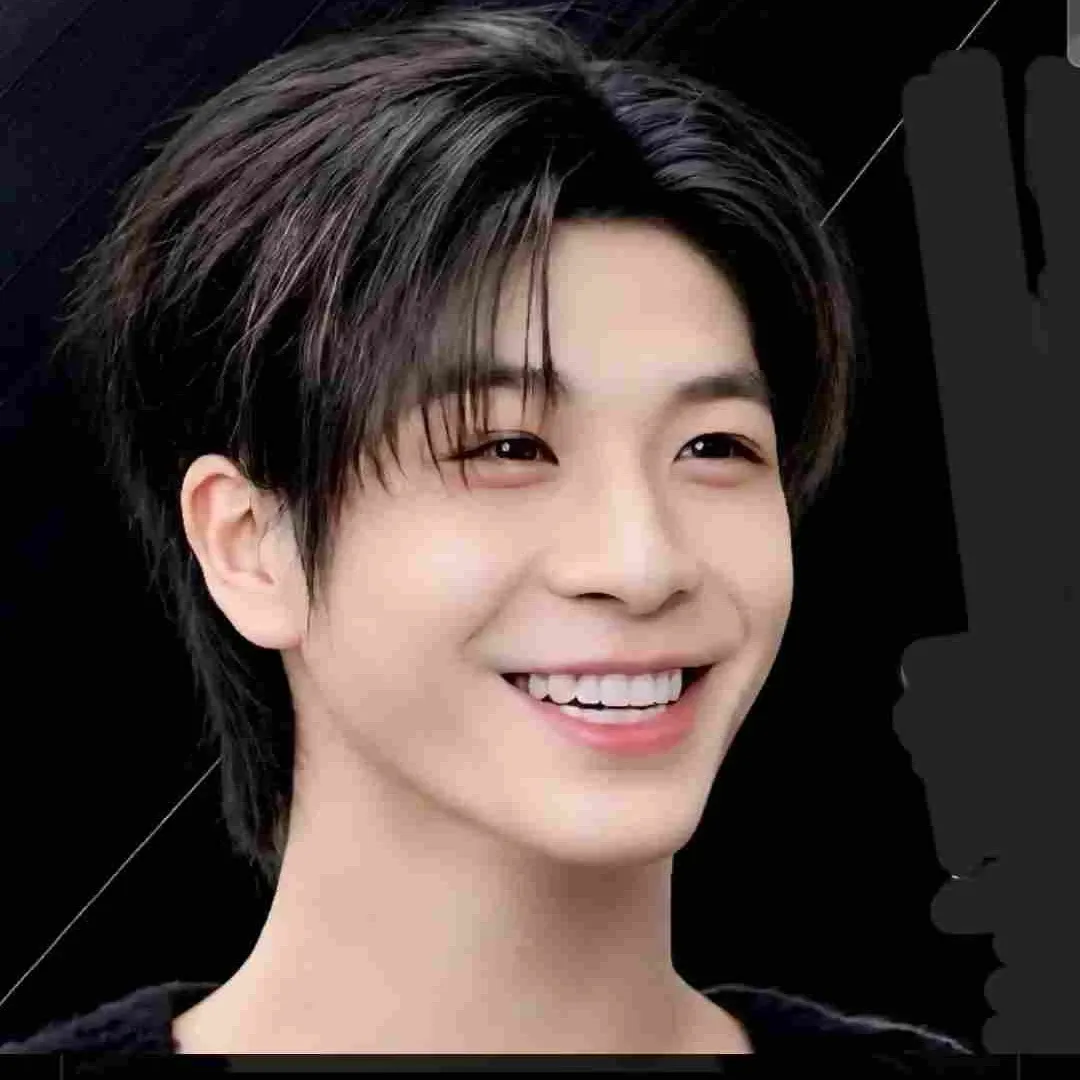 Recent activity shot of Jeong Dongwon
