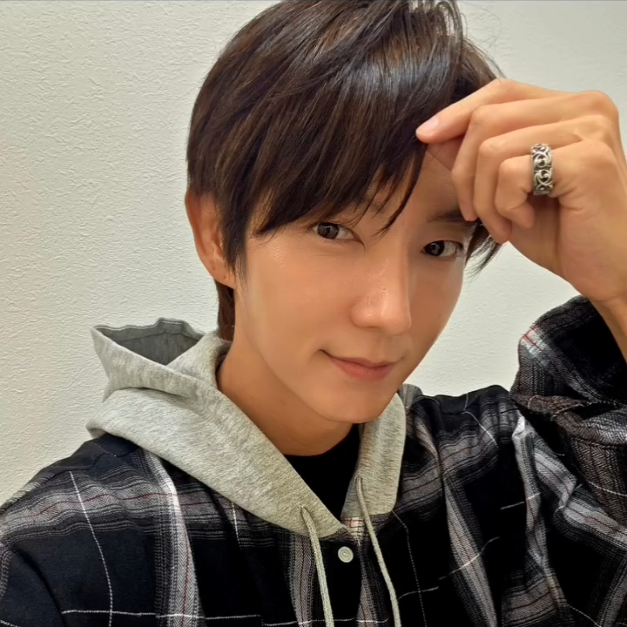 Behind-the-scenes cut of Lee Joongi